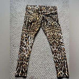 Nearly brand new leopard leggings; size large